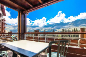 Sunny two bedroom apartment with mountain views